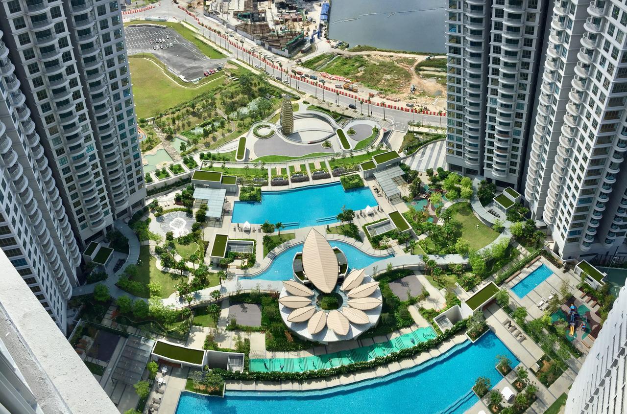 Teega Suites @ Ph 努沙再也 外观 照片
